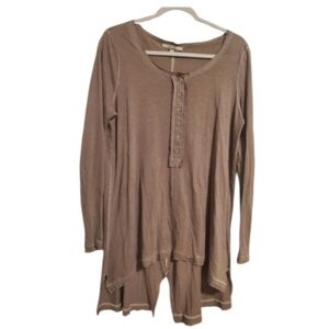 Women's Gimnicks hi-low tunic top size medium